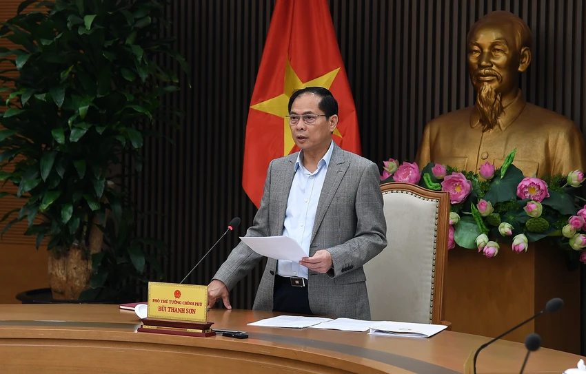 Phó Thủ tướng Bùi Thanh Sơn chủ trì cuộc họp của Tổ công tác về tăng cường hợp tác, chủ động thích ứng với điều chỉnh chính sách kinh tế, thương mại của Mỹ. Ảnh: VGP/Hải Minh