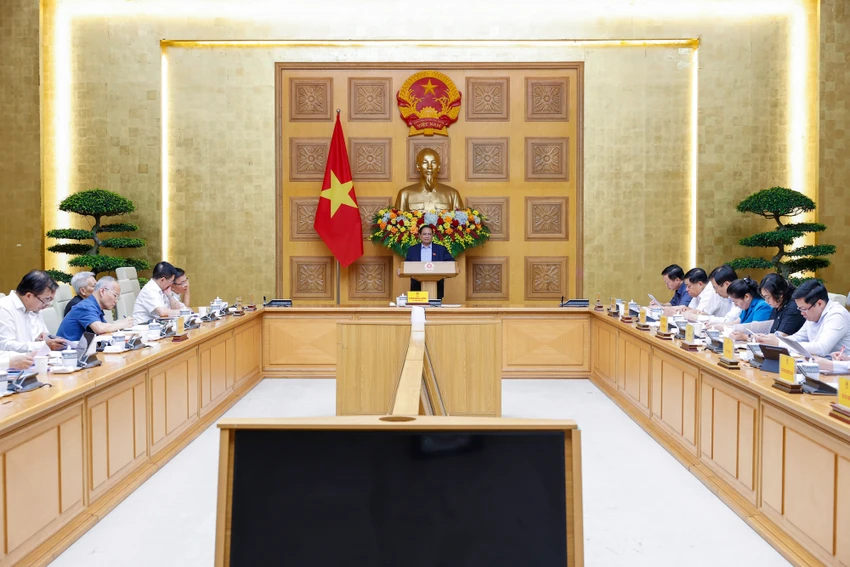 Đây là cuộc làm việc thứ hai của Thủ tướng Chính phủ liên quan đến dự thảo Nghị quyết của Quốc hội về một số cơ chế, chính sách đặc thù phát triển kinh tế tư nhân. Ảnh: VGP
