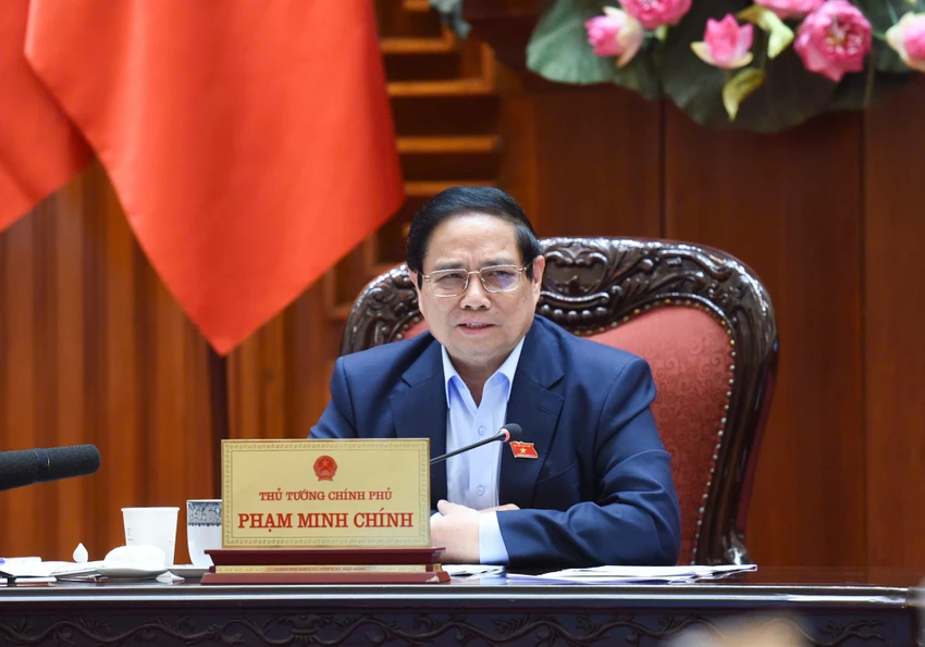 Thủ tướng nêu rõ, việc xây dựng sân bay Gia Bình từ cấp 3C lên 4E, chuyển từ phục vụ an ninh, quốc phòng sang khai thác lưỡng dụng sẽ bổ sung, hỗ trợ sân bay Nội Bài. Ảnh: VGP