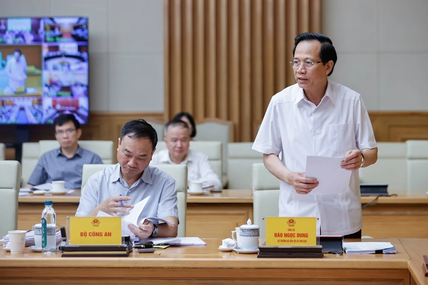 Bộ trưởng Bộ DT&TG cho hay, khó khăn nhất hiện nay là kinh phí hỗ trợ để làm nhà người có công chưa triển khai được. Ảnh: VGP