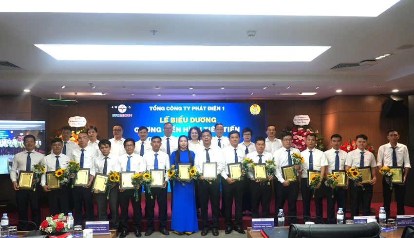 cán bộ công nhân viên
