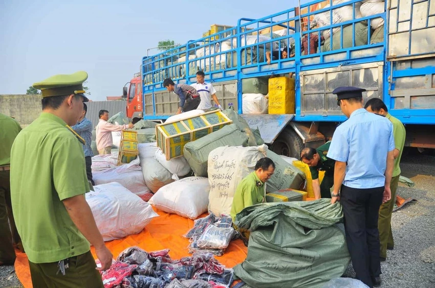 Thủ tướng yêu cầu xử lý nghiêm các cán bộ, công chức, sỹ quan bảo kê, tiếp tay cho các đối tượng buôn lậu, gian lận thương mại, hàng giả.
