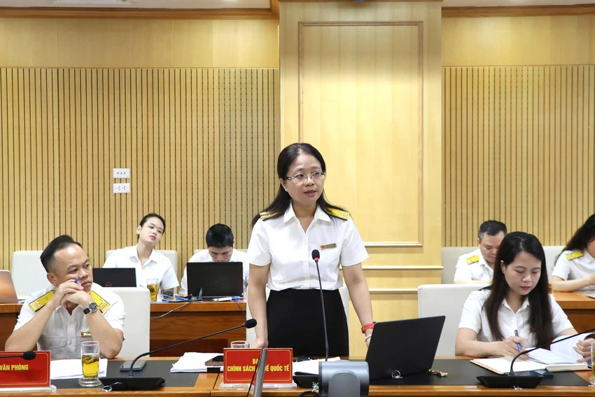 Bà Phạm Thị Minh Hiền, Phó Trưởng Ban Chính sách và Thuế quốc tế (Cục Thuế) gỡ vướng cho hộ kinh doanh khi xuất hóa đơn điện tử. Ảnh: MINH TRÚC