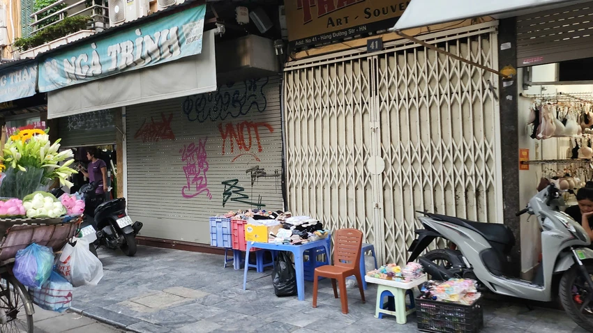cửa hàng đóng cửa 1.jpg