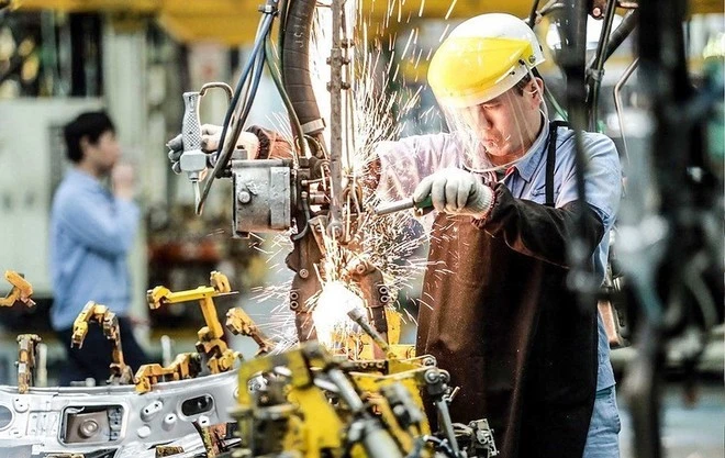 Dù thị trường có nhiều tín hiệu tích cực, song, để đạt mục tiêu tăng trưởng 8% năm 2025 Cục Thống kê đánh giá vẫn còn thách thức. 
