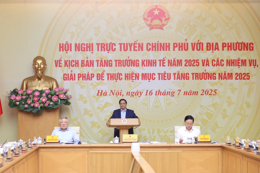 Thủ tướng yêu cầu các đại biểu thảo luận đánh giá về khả năng đạt mức tăng trưởng kinh tế 8,3-8,5%, từ đó xác định động lực tăng trưởng và giải pháp. Ảnh: VGP