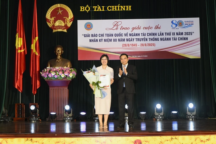Giải báo chí toàn quốc về ngành tài chính 1.jpg