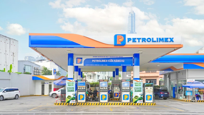 Từ 1-8, Petrolimex sẽ thí điểm kinh doanh xăng sinh học E10 tại các cửa hàng thuộc địa bàn TP.HCM (trước sáp nhập). 
