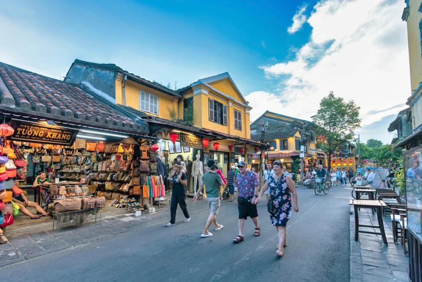 7 tháng, khách quốc tế đến Việt Nam tăng mạnh. Ảnh: MINH TRÚC