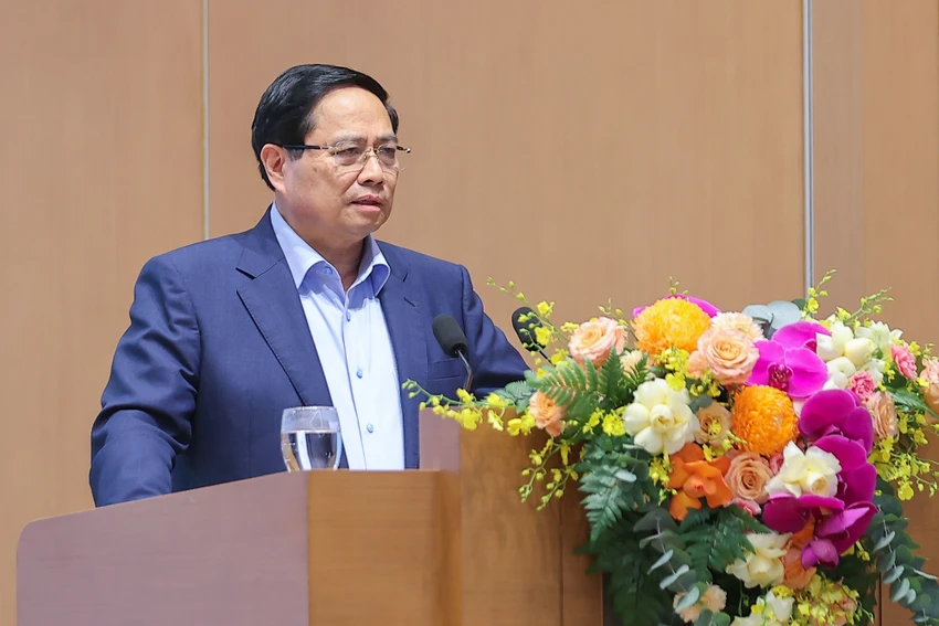 Thủ tướng nhấn mạnh, phải tranh thủ từng ngày từng giờ để đưa khoa học công nghệ vào mọi hoạt động. Ảnh: VGP