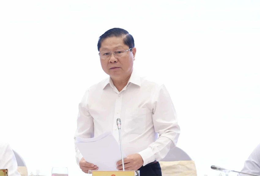Thứ trưởng Bộ GD&ĐT Lê Tấn Dũng thông tin về việc sắp xếp lại các cơ sở giáo dục. Ảnh: VGP