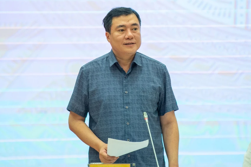 Thứ trưởng Bộ Công thương thông tin về công tác đấu tranh phòng chống hàng giả, hàng nhái, gian lận thương mại. Ảnh: X.Đ