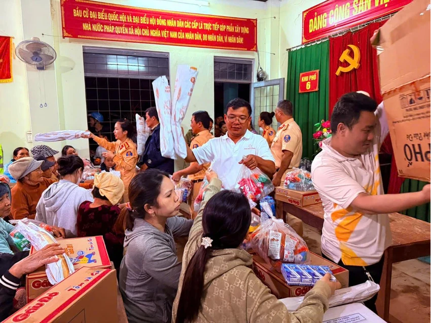 cứu trợ.png