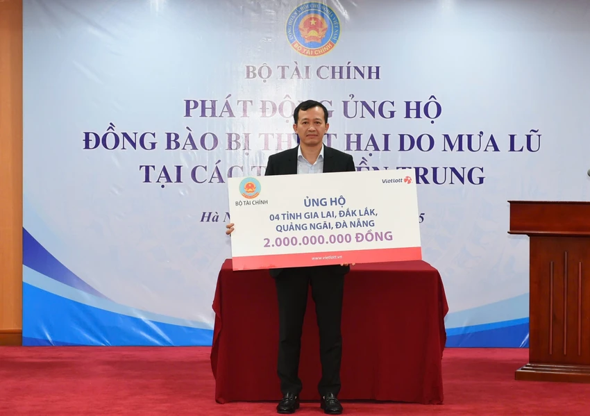 ủng hộ .jpg