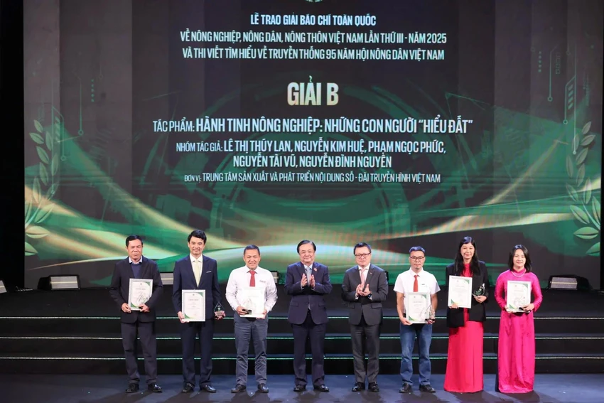 giải B .jpg
