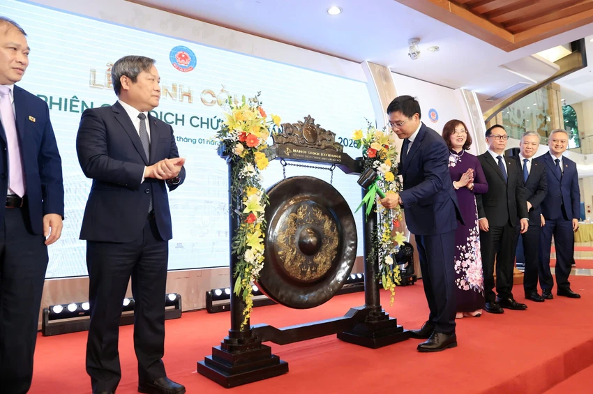chứng khoán đánh cồng chiêng.jpg