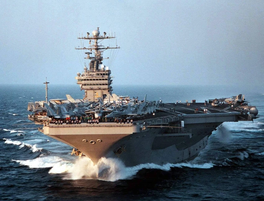 Tàu sân bay USS George Washington. Ảnh: LINKEDIN Tàu sân bay USS George Washington. Ảnh: LINKEDIN