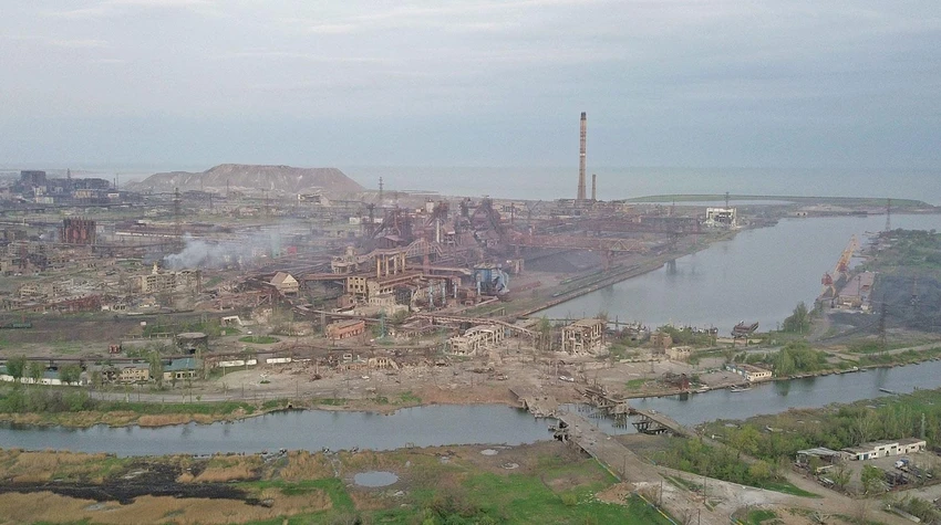 Toàn cảnh nhà máy thép Azovstal, TP Mariuopl được chụp hôm 5-5. Ảnh: REUTERS Toàn cảnh nhà máy thép Azovstal, TP Mariuopl được chụp hôm 5-5. Ảnh: REUTERS