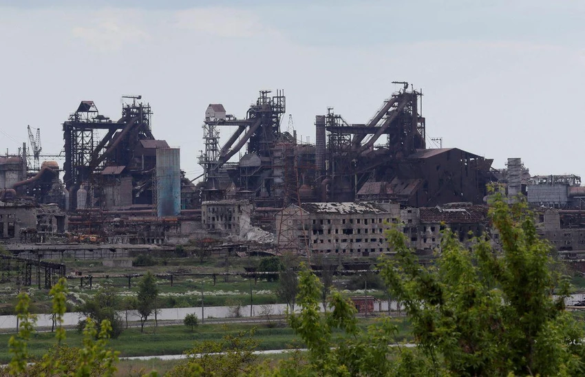Quang cảnh nhà máy thép Azovstal ngày 15-5. Ảnh: REUTERS
