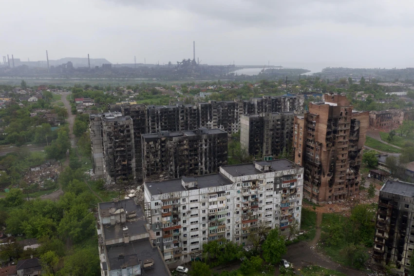 Một khu dân cư ở TP Mariupol ngày 18-5. Ảnh: AFP Một khu dân cư ở TP Mariupol ngày 18-5. Ảnh: AFP