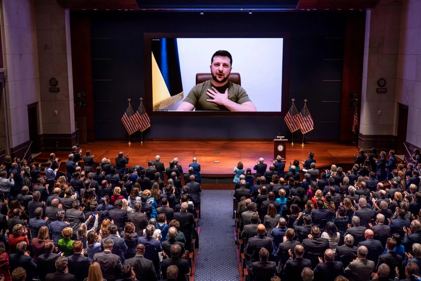 Tổng thống Ukraine - ông Volodymyr Zelensky phát biểu trước Quốc hội Mỹ vào ngày 16-3 để kêu gọi hỗ trợ. Ảnh: GETTY IMAGES