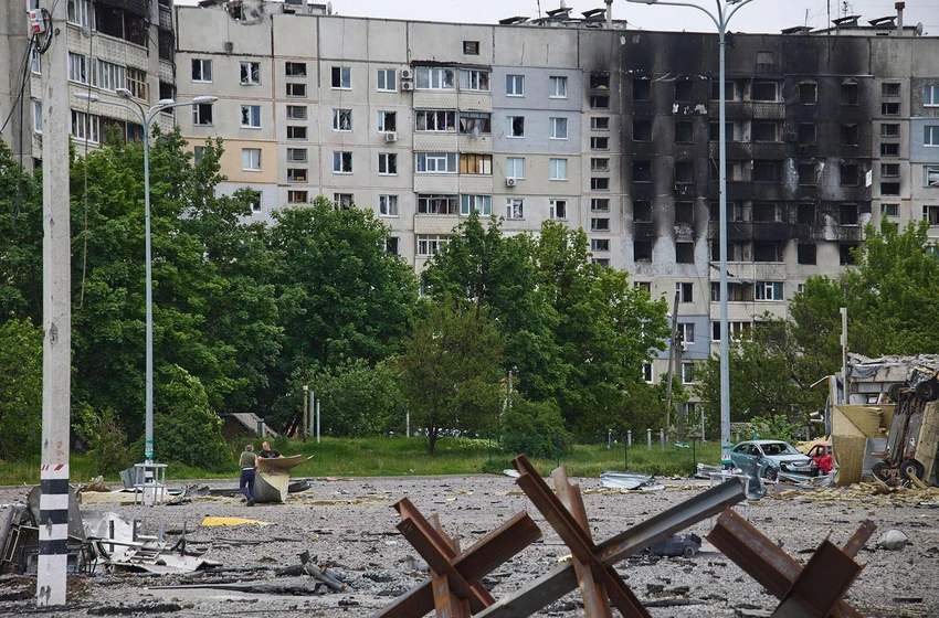 Một tòa nhà bị hư hại ở TP Kharkiv, Ukraine, vào ngày 26-5. Ảnh: EPA Một tòa nhà bị hư hại ở TP Kharkiv, Ukraine, vào ngày 26-5. Ảnh: EPA