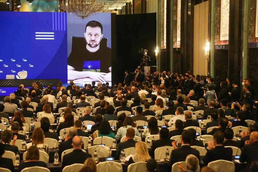 Tổng thống Ukraine - ông Volodymyr Zelensky phát biểu trực tuyến tại Đối thoại Shangri-La. Ảnh: TODAY Tổng thống Ukraine - ông Volodymyr Zelensky phát biểu trực tuyến tại Đối thoại Shangri-La. Ảnh: TODAY