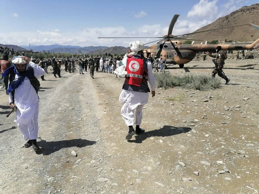 Chính quyền Taliban đã cử đội cứu hộ khẩn cấp đến những khu vực xảy ra động đất. Ảnh: TWITTER