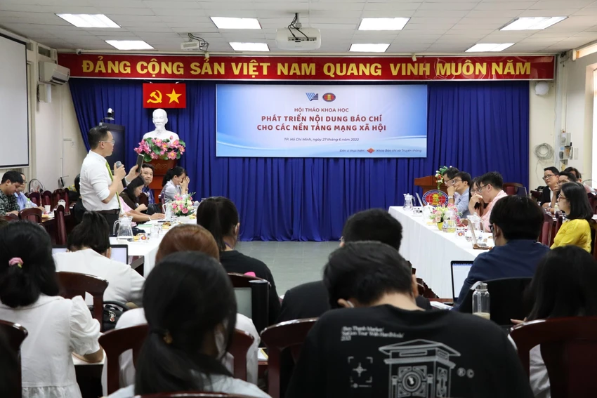 Toàn cảnh hội thảo “Phát triển nội dung báo chí cho các nền tảng mạng xã hội”. Ảnh: THU THẢO Toàn cảnh hội thảo “Phát triển nội dung báo chí cho các nền tảng mạng xã hội”. Ảnh: THU THẢO