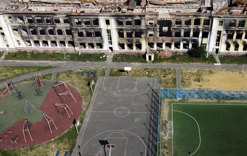 Trường 134 bị Nga pháo kích ở tỉnh Kharkiv, Ukraine ngày 17-7. Ảnh: REUTERS Trường 134 bị Nga pháo kích ở tỉnh Kharkiv, Ukraine ngày 17-7. Ảnh: REUTERS