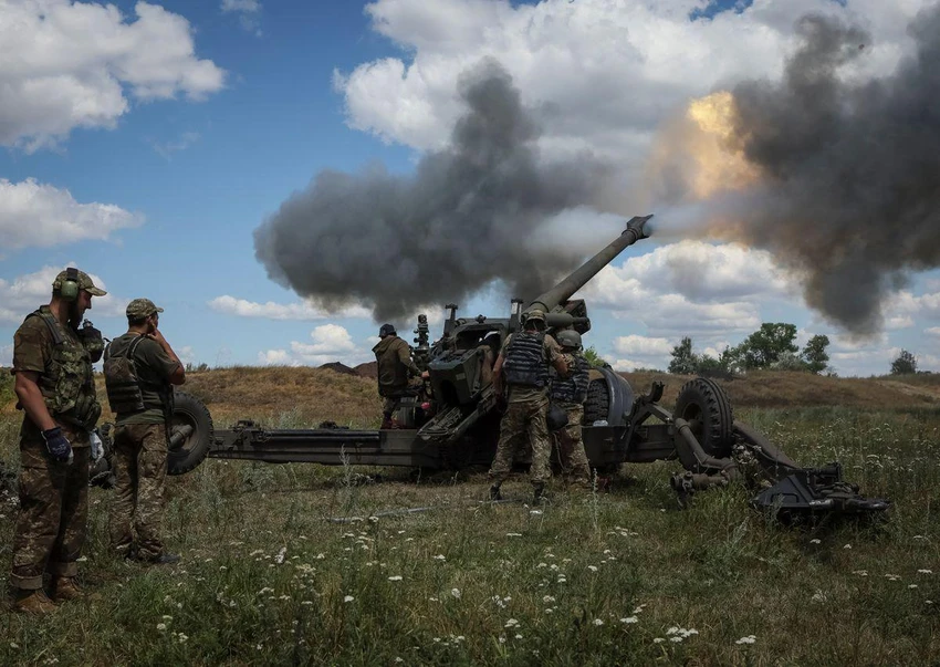 Lực lượng Ukraine bắn pháo FH-70 ở vùng Donbass, miền đông Ukraine NGÀY 18-7. Ảnh: REUTERS Lực lượng Ukraine bắn pháo FH-70 ở vùng Donbass, miền đông Ukraine NGÀY 18-7. Ảnh: REUTERS