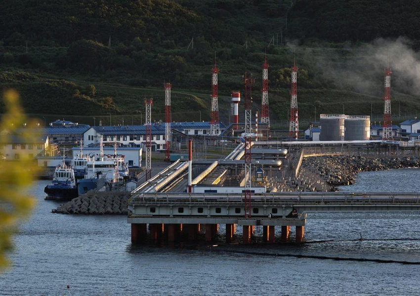 Cảng dầu Kozmino ở vịnh Nakhodka, gần TP Nakhodka, Nga. Ảnh: REUTERS Cảng dầu Kozmino ở vịnh Nakhodka, gần TP Nakhodka, Nga. Ảnh: REUTERS
