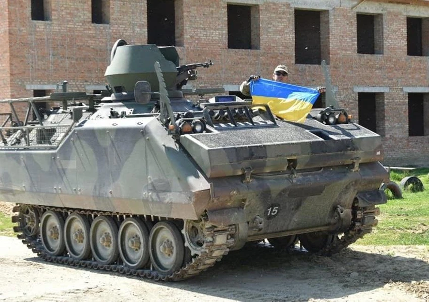 Lính Ukraine lái thiết giáp chở quân M113. Ảnh: UKRANIAN MILITARY CENTER Lính Ukraine lái thiết giáp chở quân M113. Ảnh: UKRANIAN MILITARY CENTER