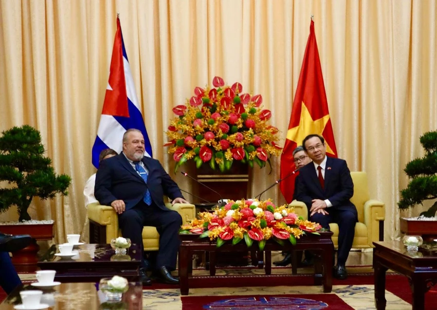 Bí thư Thành ủy TP.HCM Nguyễn Văn Nên và Thủ tướng Cuba - ông Manuel Marrero Cruz trao đổi tại buổi làm việc. Bí thư Thành ủy TP.HCM Nguyễn Văn Nên và Thủ tướng Cuba - ông Manuel Marrero Cruz trao đổi tại buổi làm việc.