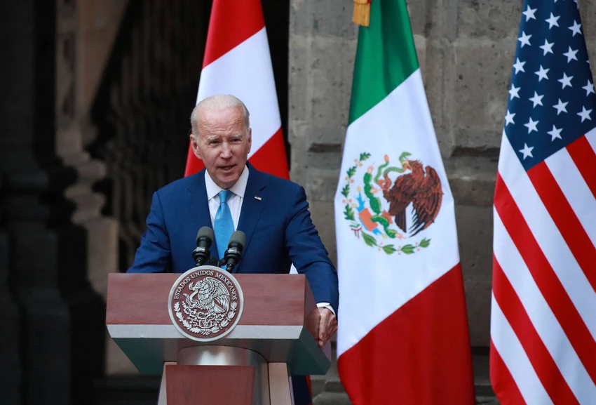 Tổng thống Mỹ Joe Biden ngạc nhiên về những tài liệu mật được tìm thấy ở trung tâm Penn Biden. Ảnh: REUTERS