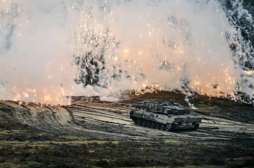 Một chiếc xe tăng Leopard 2 ở TP Augustdorf, Đức vào tháng trước. Ảnh: AP Một chiếc xe tăng Leopard 2 ở TP Augustdorf, Đức vào tháng trước. Ảnh: AP