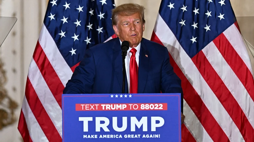 Cựu Tổng thống Donald Trump phát biểu tại khu nghỉ dưỡng Mar-A-Lago, bang Florida (Mỹ) ngày 4-4. Ảnh: AFP Cựu Tổng thống Donald Trump phát biểu tại khu nghỉ dưỡng Mar-A-Lago, bang Florida (Mỹ) ngày 4-4. Ảnh: AFP