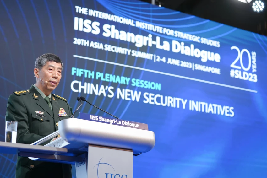 Bộ trưởng Quốc phòng TQ Lý Thượng Phúc phát biểu tại Đối thoại Shangri-La 2023 ngày 4-6. Ảnh: IISS Bộ trưởng Quốc phòng TQ Lý Thượng Phúc phát biểu tại Đối thoại Shangri-La 2023 ngày 4-6. Ảnh: IISS