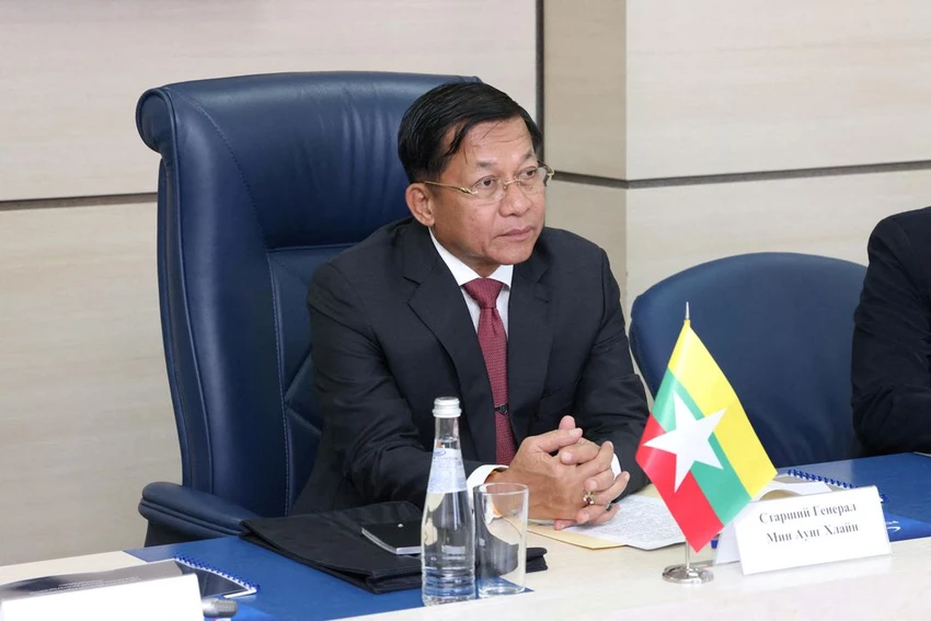 Thủ tướng kiêm Chủ tịch Hội đồng Hành chính Nhà nước Myanmar - Tướng Min Aung Hlaing trong một cuộc họp tại Nga vào ngày 12-7-2022. Ảnh: REUTERS Thủ tướng kiêm Chủ tịch Hội đồng Hành chính Nhà nước Myanmar - Tướng Min Aung Hlaing trong một cuộc họp tại Nga vào ngày 12-7-2022. Ảnh: REUTERS