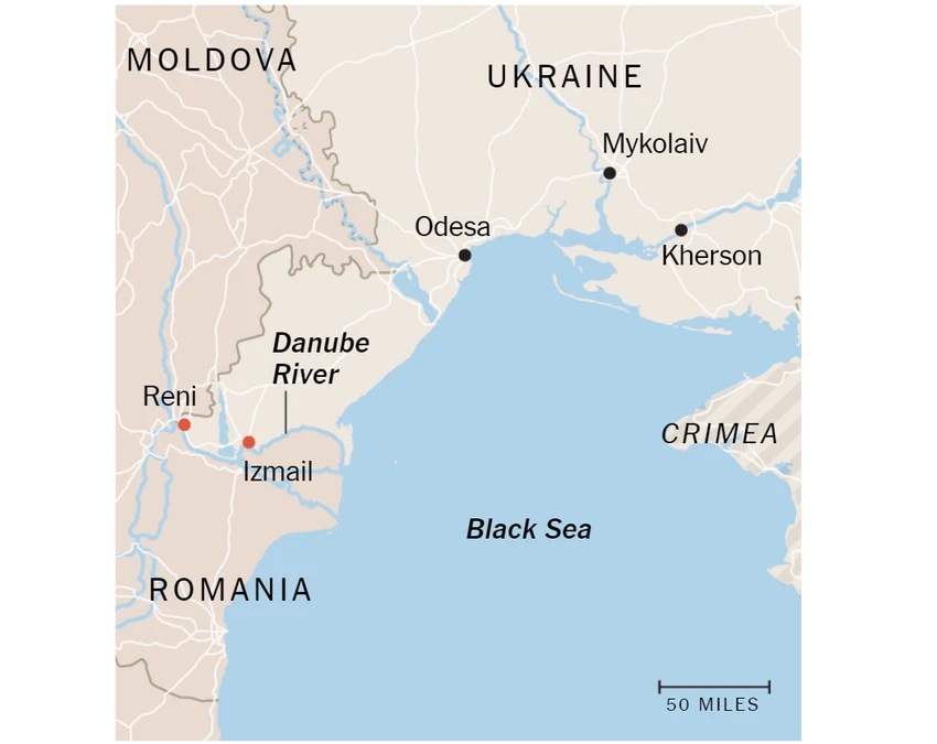 Trên sông Danube - biên giới tự nhiên giữa Ukraine và Romania - có các cảng sông Reni và Izmail của Ukraine. Ảnh: THE NEW YORK TIMES Trên sông Danube - biên giới tự nhiên giữa Ukraine và Romania - có các cảng sông Reni và Izmail của Ukraine. Ảnh: THE NEW YORK TIMES