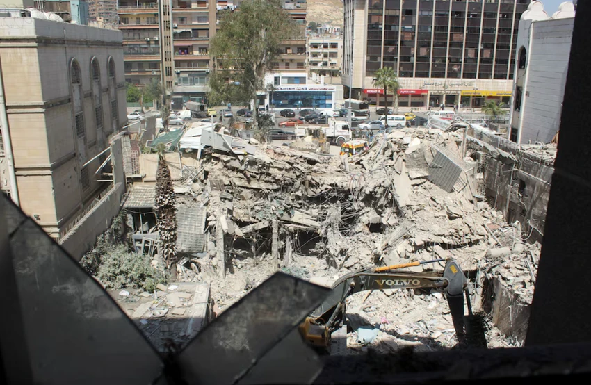 Soi vụ tấn công đại sứ quán Iran ở Syria dưới luật quốc tế