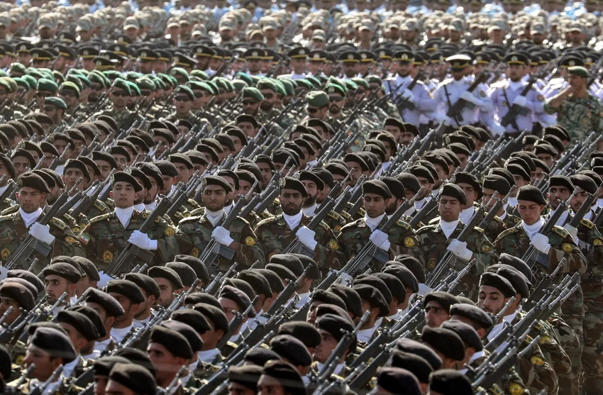 suc-manh-quan-su-iran.png