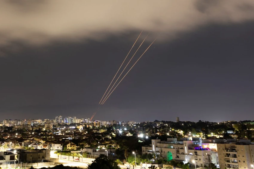 Sức mạnh quân sự Iran đáng gờm tới đâu khi đối đầu với Israel?