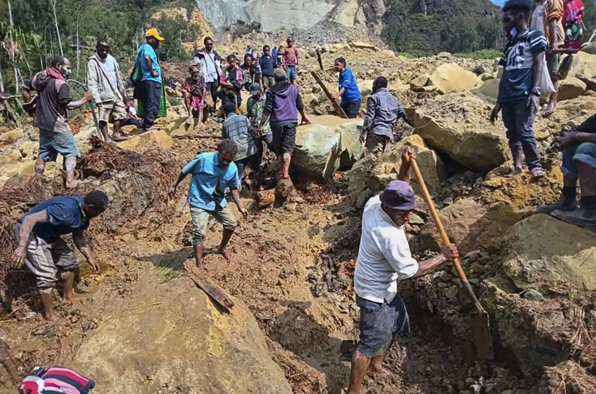 vụ sạt lở đất ở Papua New Guinea khiến ít nhất 670 người chết.