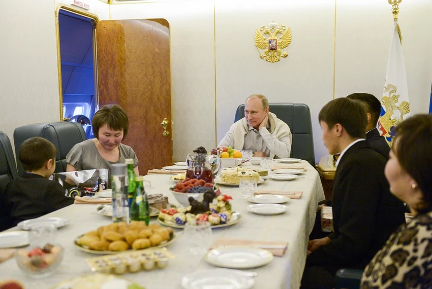 chuyen-co-cho-tong-thong-nga-vladimir-putin.png