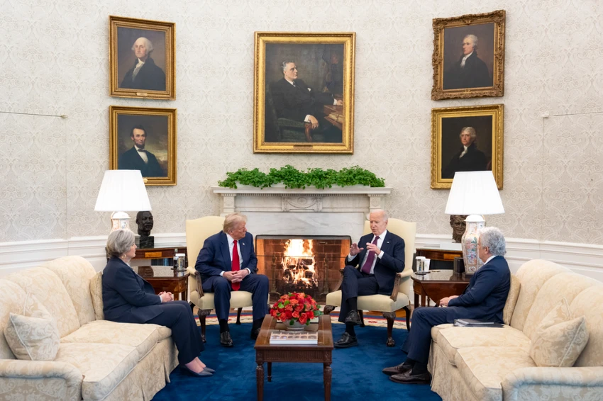 Ông Biden gặp ông Trump tại Nhà Trắng hôm 13-11. Ảnh: X/PRESIDENT BIDEN