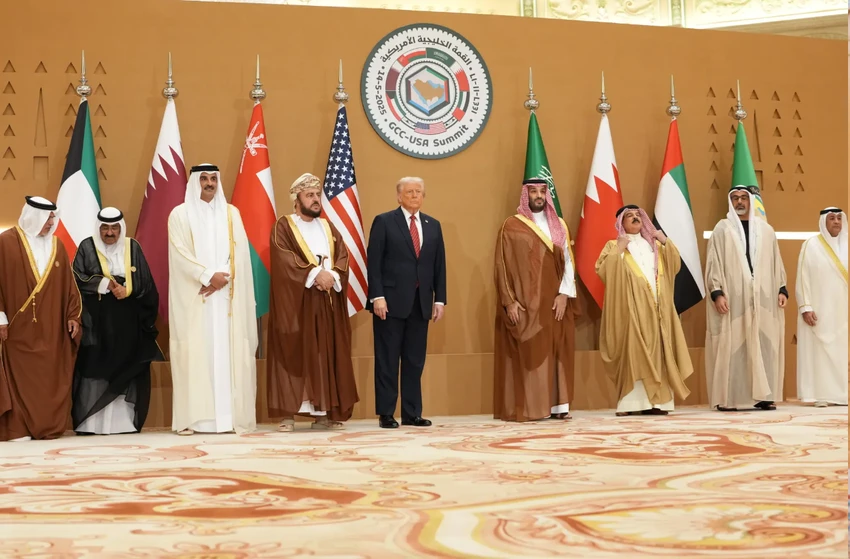 tong-thong-trump-cong-du-trung-dong.png