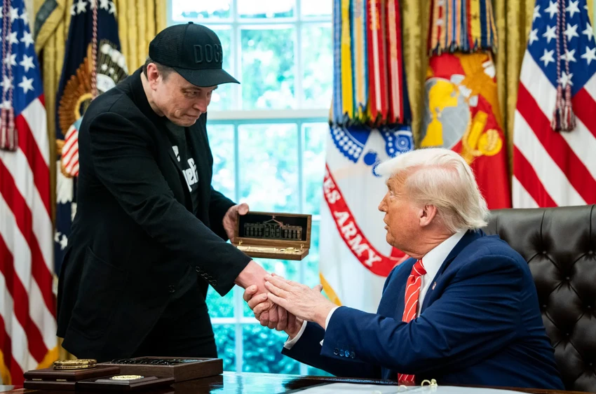 Tổng thống Trump và tỉ phú Musk có thể làm nhau 'đau'?