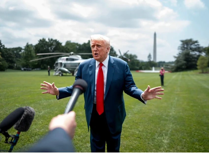 Tổng thống Trump úp mở về việc Mỹ tấn công Iran