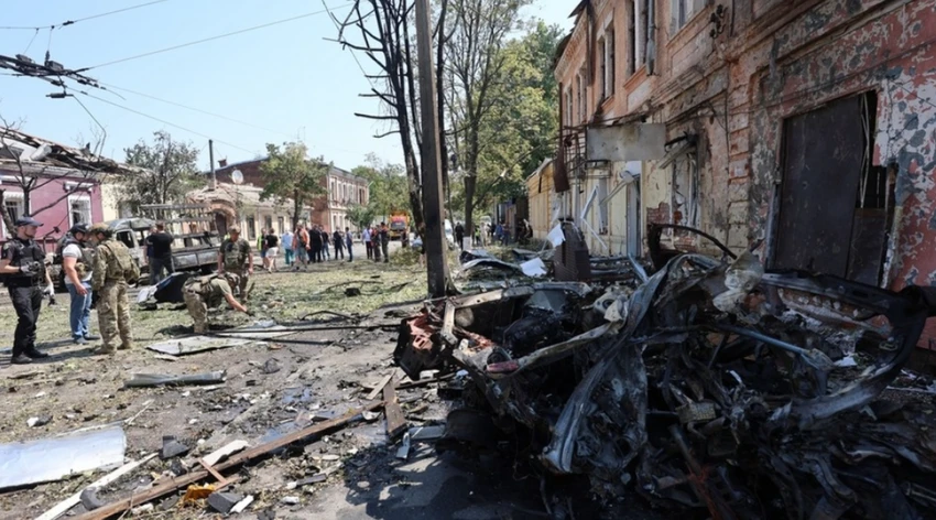 Chiến sự Nga-Ukraine 8-7: Ông Putin ký luật cho người nước ngoài nhập ngũ; Nga có chiến thắng đầu tiên ở Dnipropetrovsk?